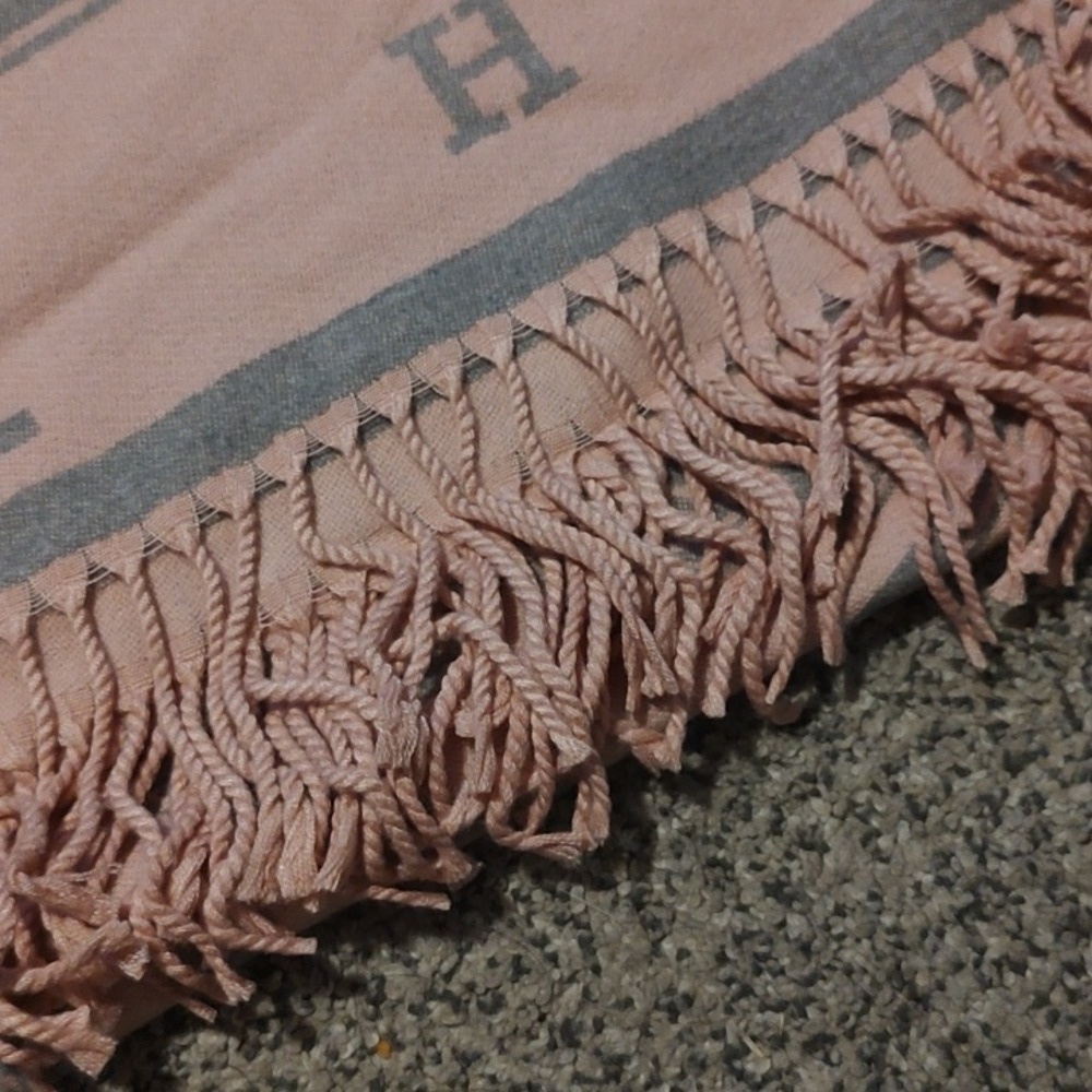 Pink and Gray Scarf with H Design - Picture 4 of 5
